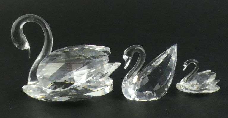 6 SWAROVSKI CRYSTALS