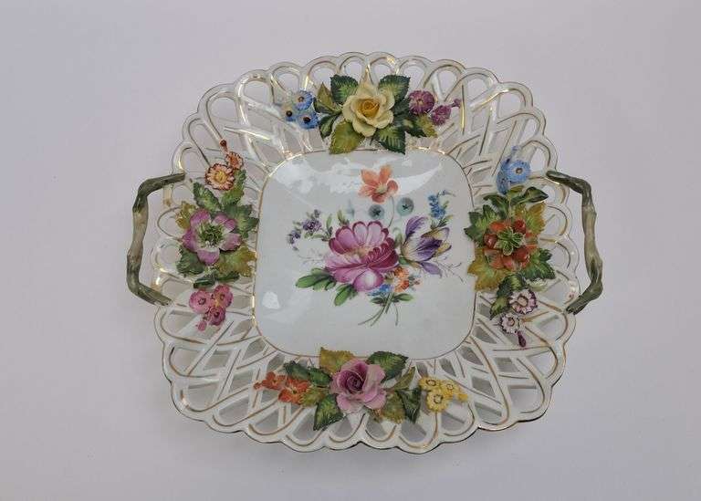 DRESDEN FOOTED PLATES