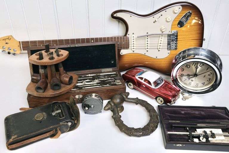 OLD TOWN HALL AUCTION: INTERESTING COLLECTION