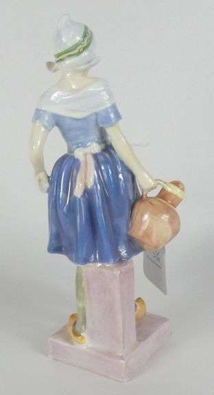 RARE DOULTON FIGURINE