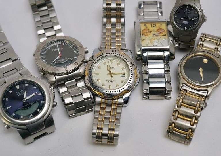 QUARTZ WRISTWATCHES