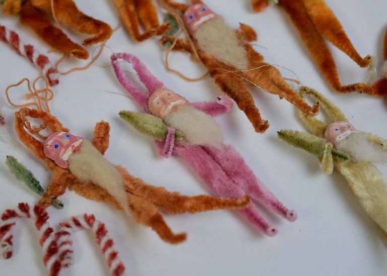 CHENILLE & CLAY FACE SANTA'S