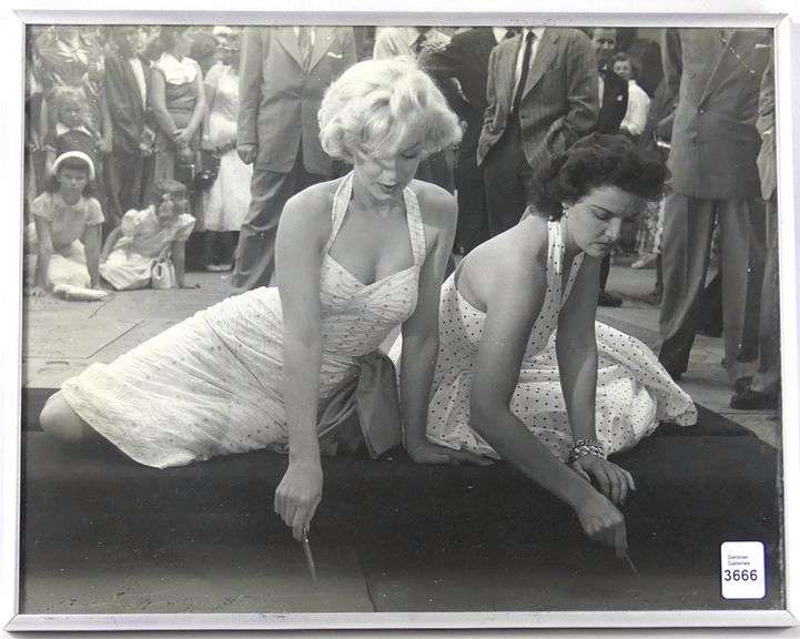 MARILYN MONROE & JANE RUSSELL PHOTO