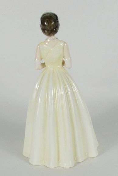 DOULTON LTD. EDITION ROYALTY FIGURINE