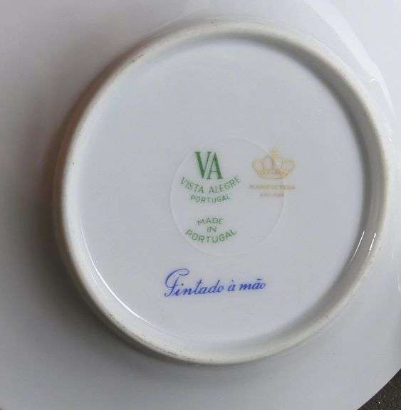 VISTA ALEGRE CUPS & SAUCERS