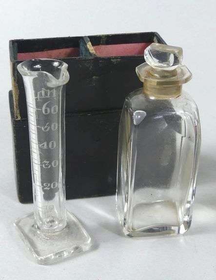 CIRCA 1900 APOTHECARY SET