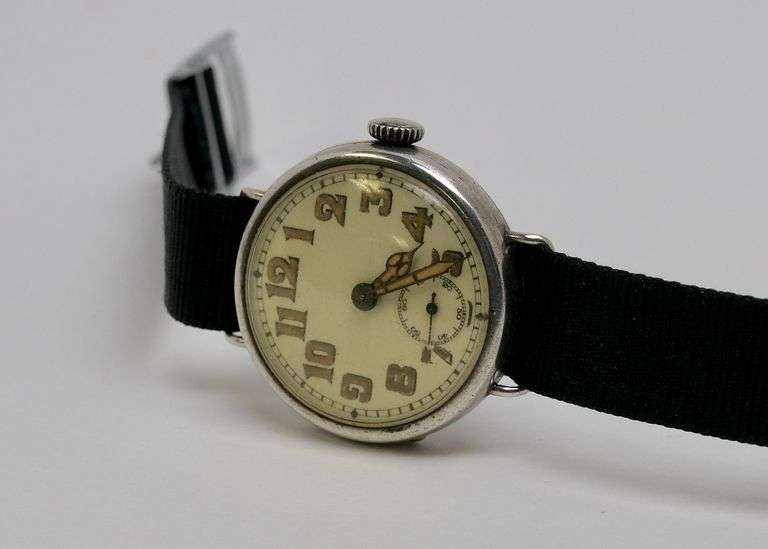 QUALITY TRENCH WATCH