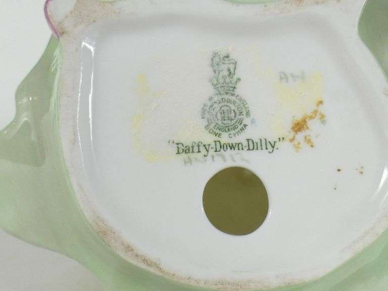 DOULTON "DAFFY DOWN DILLY"