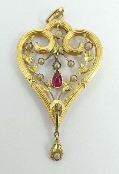 ANTIQUE GOLD PENDANT