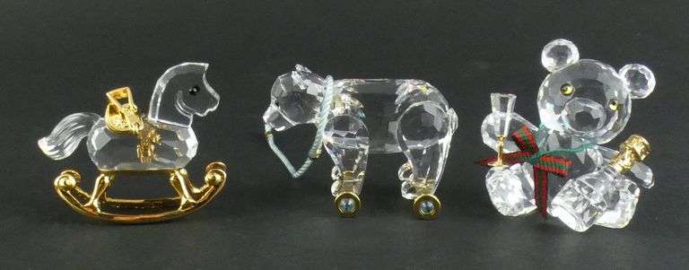 3 SWAROVSKI CLASSICS