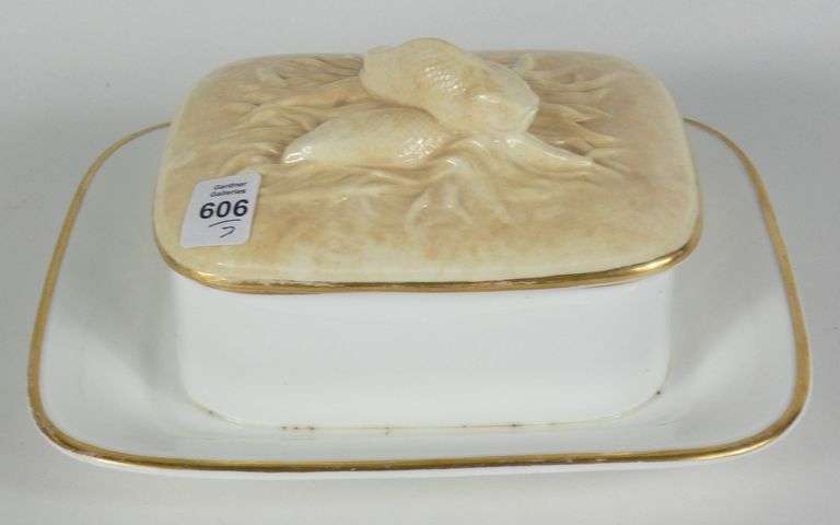 CUPS & SAUCERS; SERVING DISH