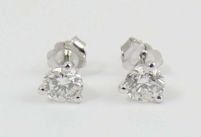 DIAMOND STUD EARRINGS