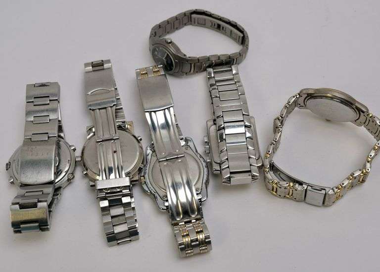 QUARTZ WRISTWATCHES