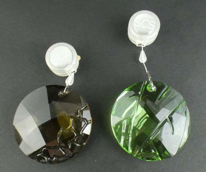 8 SWAROVSKI CRYSTALS