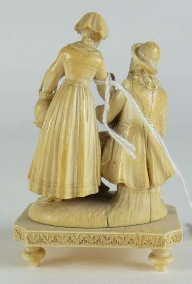 FINE ANTIQUE IVORY FIGURINE