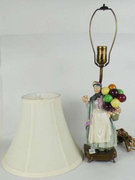 ROYAL DOULTON TABLE LAMP