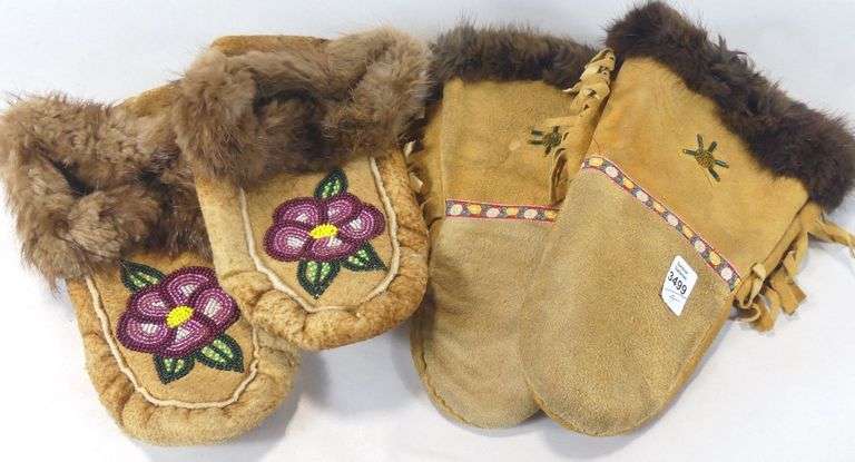PAIR MOCCASINS & MITTENS