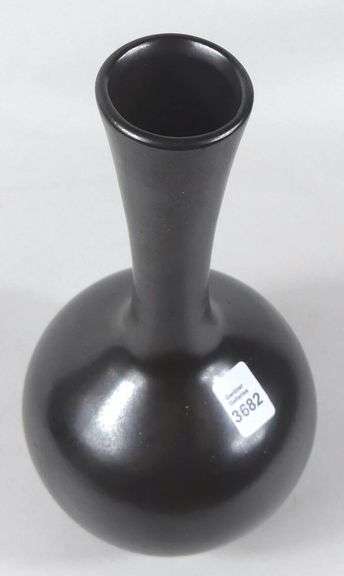 VINTAGE RED WING VASE