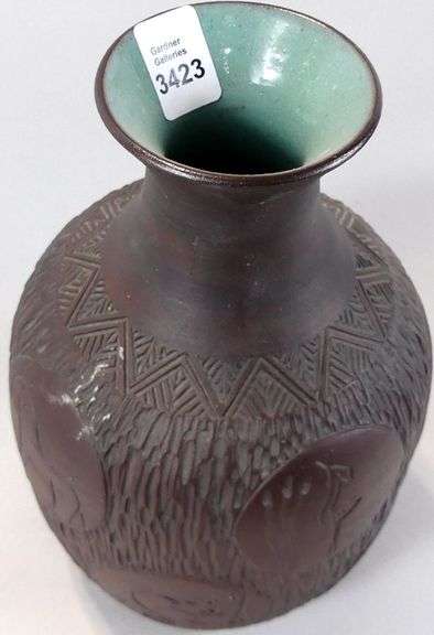 IROQUOIS POTTERY VASE