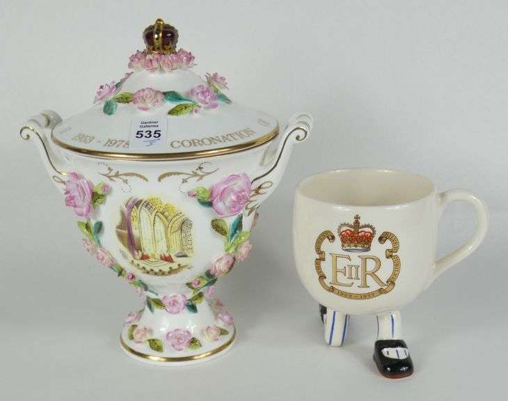 QUEEN ELIZABETH II COLLECTIBLES