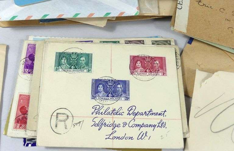 COLLECTION OF WORLD STAMPS