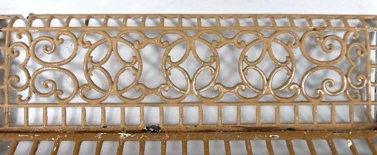 VINTAGE & ANTIQUE COLLECTIBLES