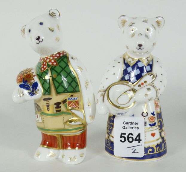 2 DERBY BEAR FIGURES