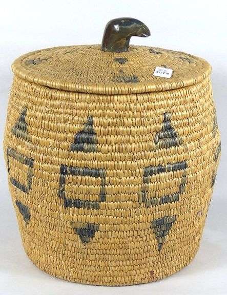 VINTAGE INUIT SEAGRASS BASKET