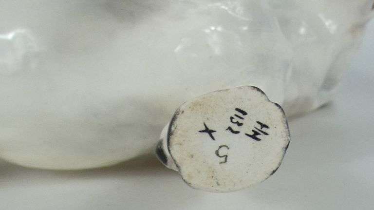 ROYAL DOULTON "BULL TERRIER"