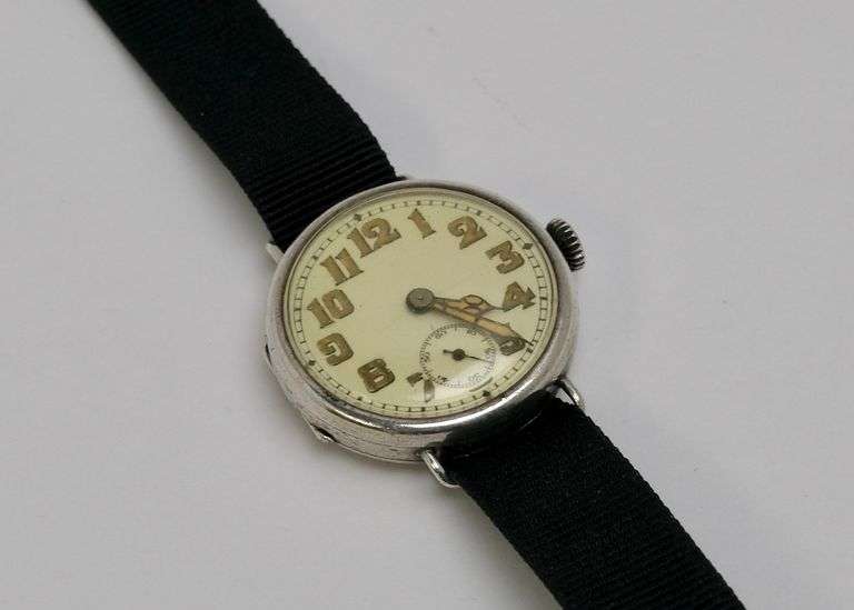 QUALITY TRENCH WATCH