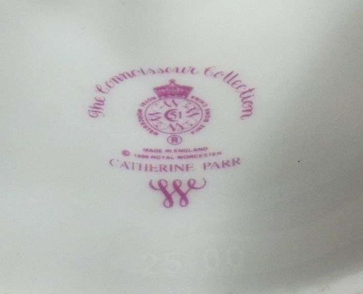 4 WORCESTER CANDLE SNUFFERS