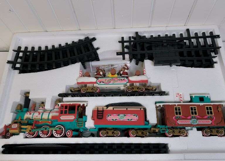 CHRISTMAS TRAIN SET