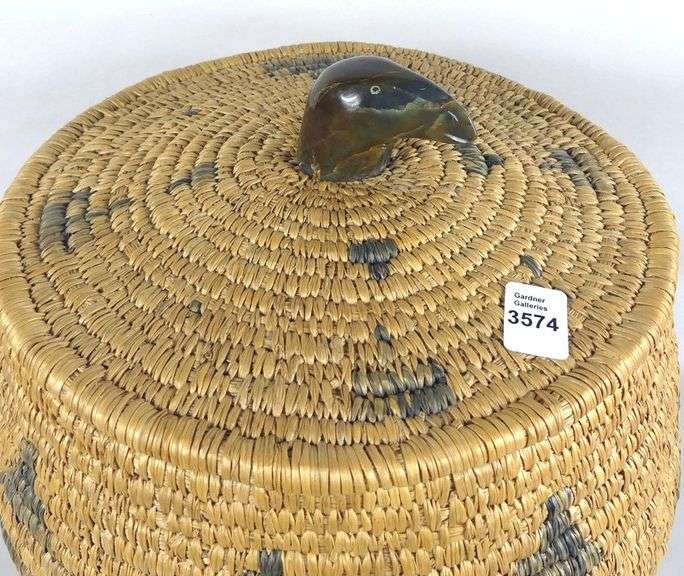 VINTAGE INUIT SEAGRASS BASKET