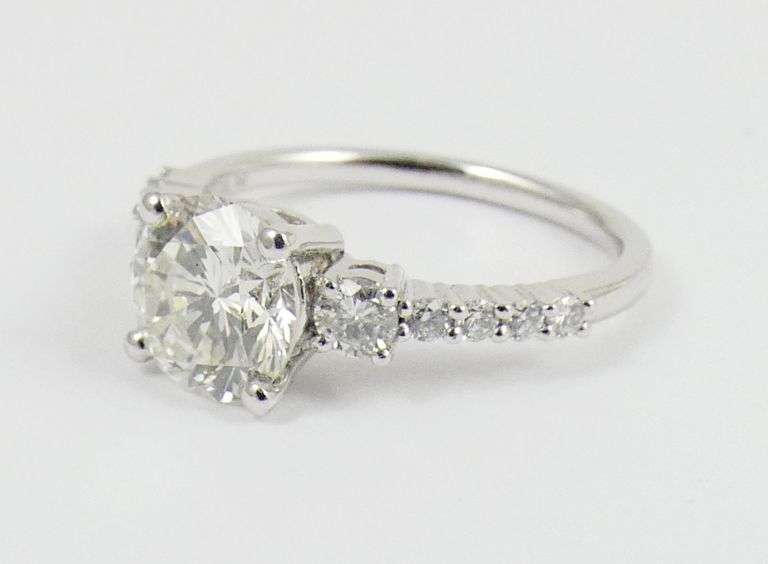 MAGNIFICENT DIAMOND RING