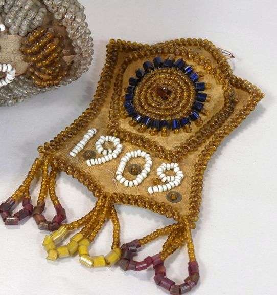 TWO PIECES ANTIQUE IROQUOIS BEADWORK