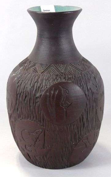 IROQUOIS POTTERY VASE