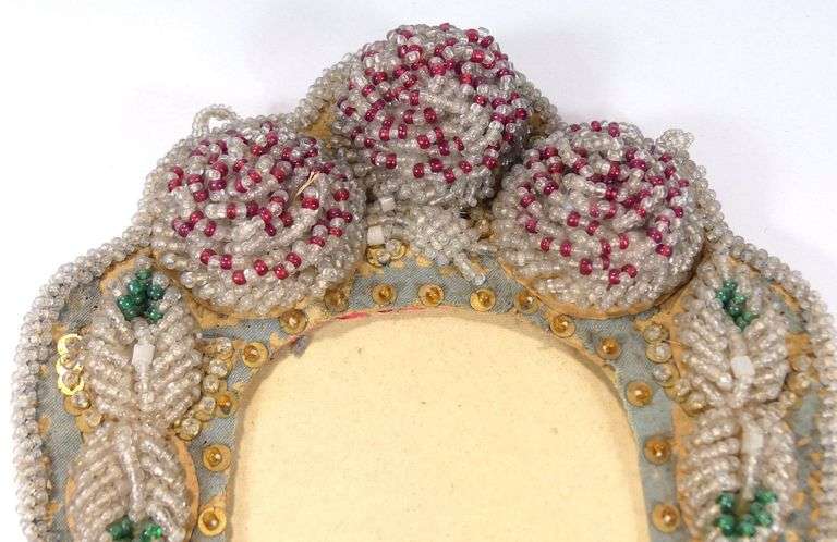 MOHAWK HAND BEADED FRAME