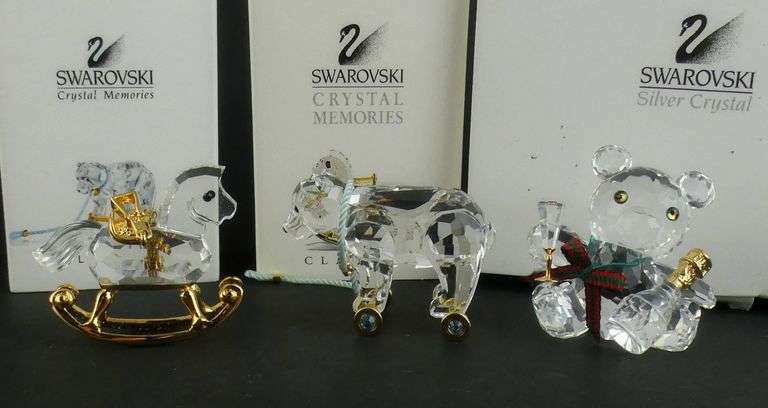 3 SWAROVSKI CLASSICS