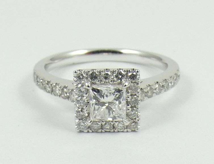 PRINCESS CUT DIAMOND RING