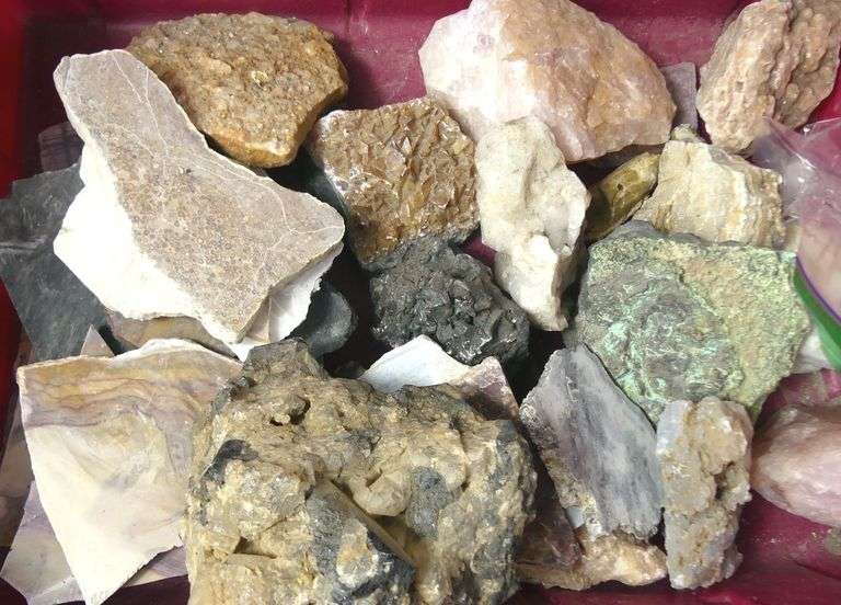 ROCKS & MINERALS