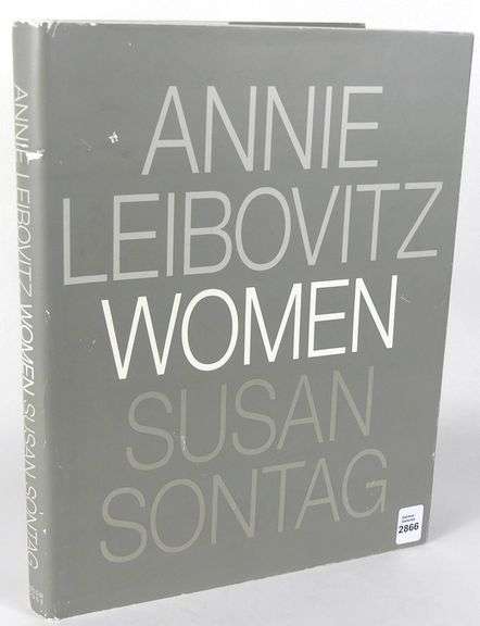 PHOTOGRAPHS BY ANNIE LEIBOVITZ: WOMEN