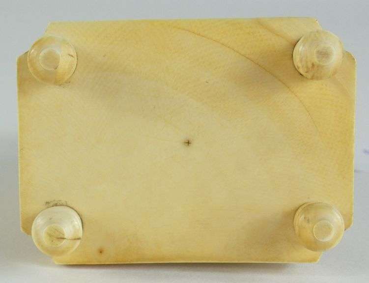 FINE ANTIQUE IVORY FIGURINE