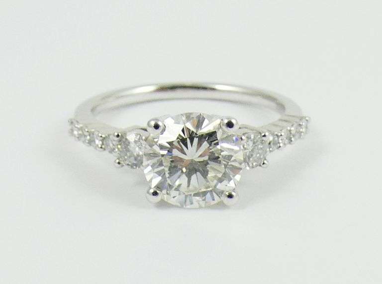 MAGNIFICENT DIAMOND RING