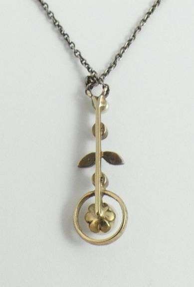 VICTORIAN PENDANT ON CHAIN