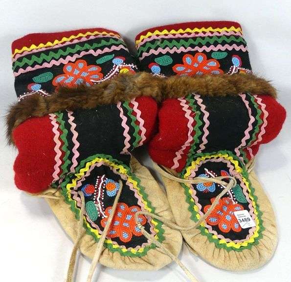 PAIR EMBROIDERED MUKLUKS
