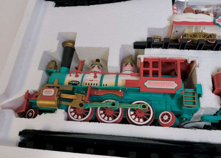 CHRISTMAS TRAIN SET