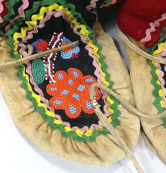 PAIR EMBROIDERED MUKLUKS