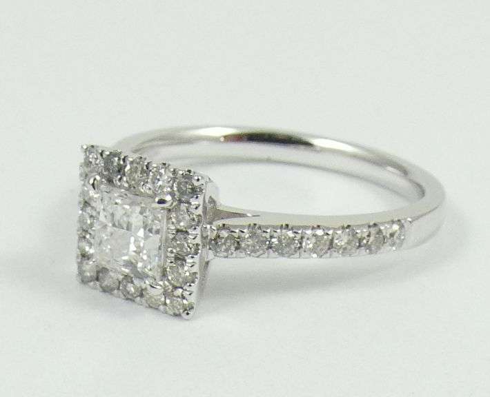 PRINCESS CUT DIAMOND RING