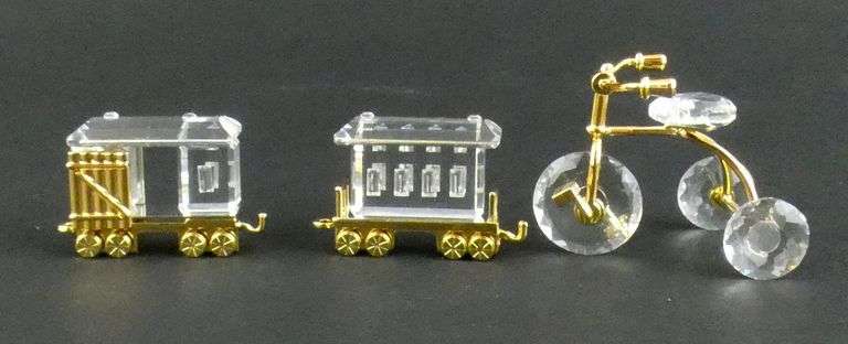 6 SWAROVSKI MINIATURES