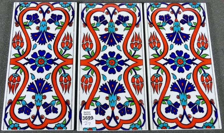 SET OF CERAMIC TILES